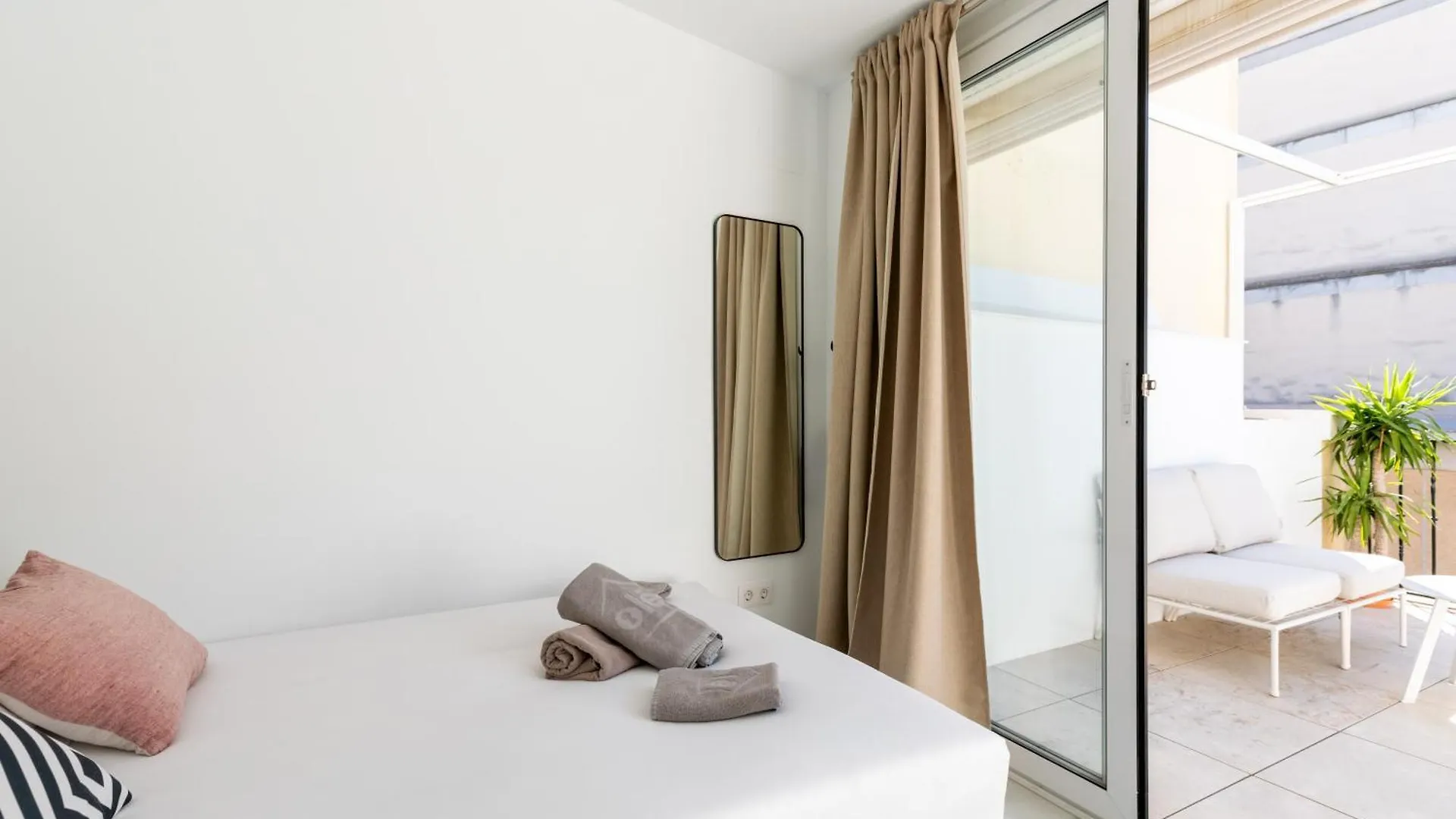 Duplex Con Terraza Junto A La Catedral Apartment Seville